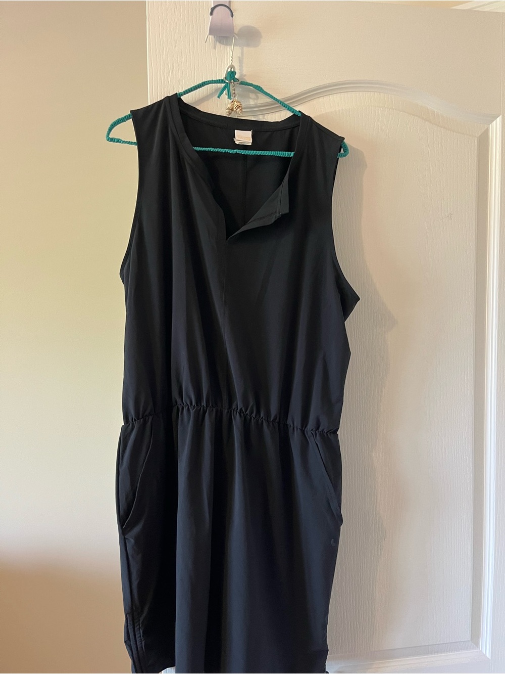 Lole Black Sleeveless Midi Dress with Elastic Waist and pockets
